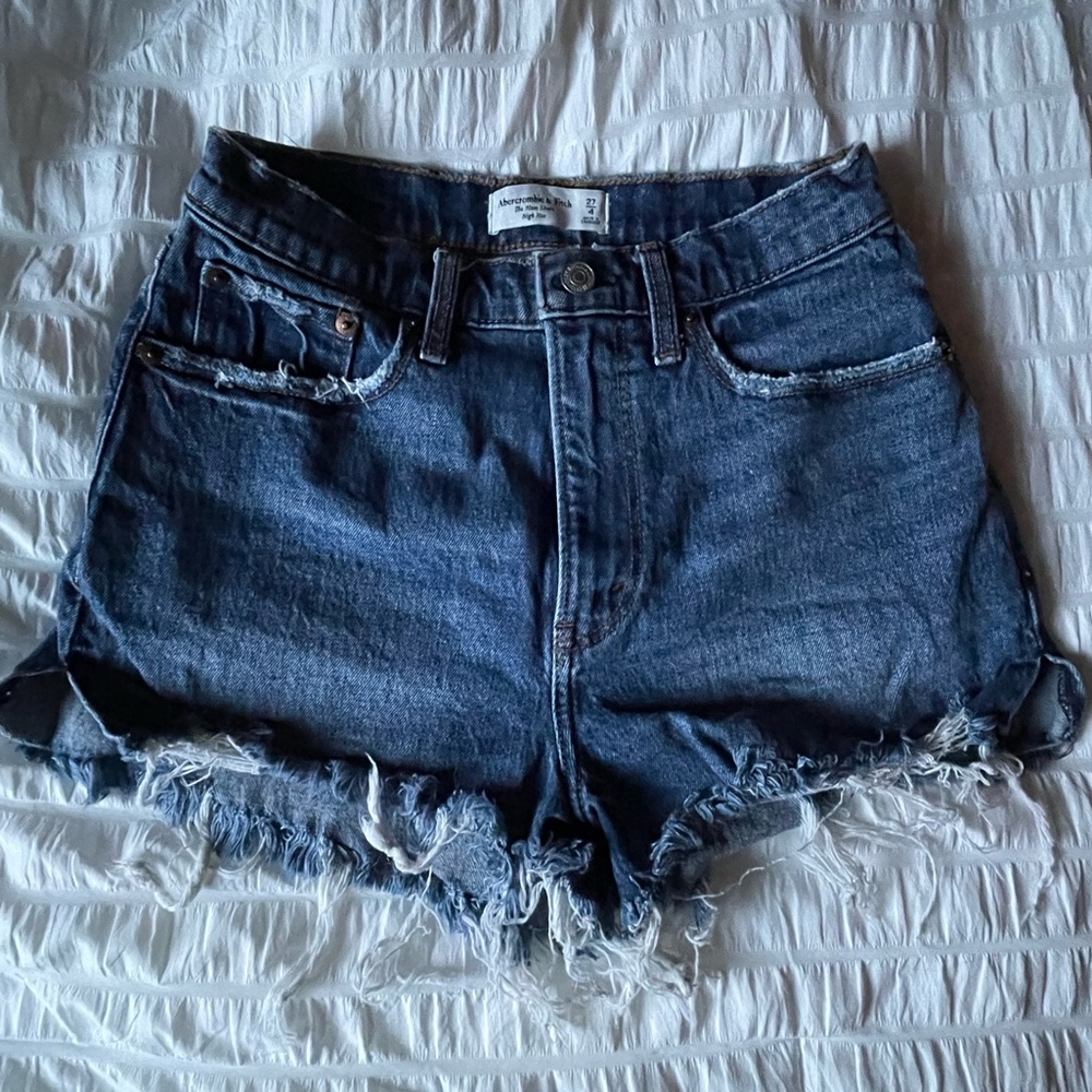 Abercrombie The Mom Short High Rise